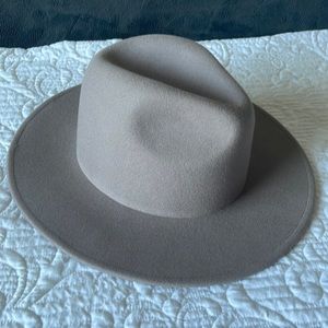 Gigi pip hat